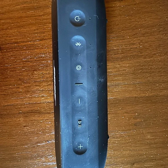 Bose Black Wireless Speaker - Picture 2 of 3